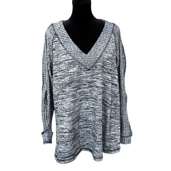 Simple women’s size L long sleeve V-neck sweater - Picture 1 of 9